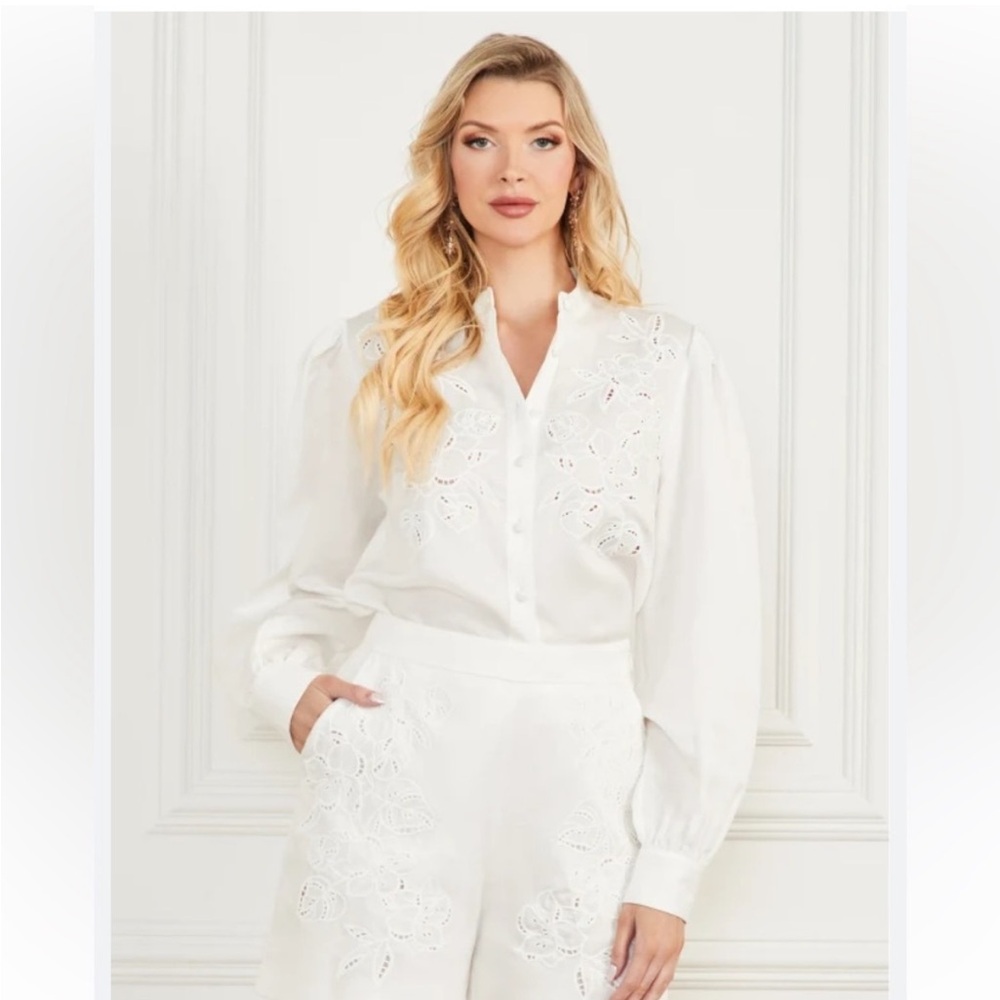 White Embroidered Linen Shorts - Size L